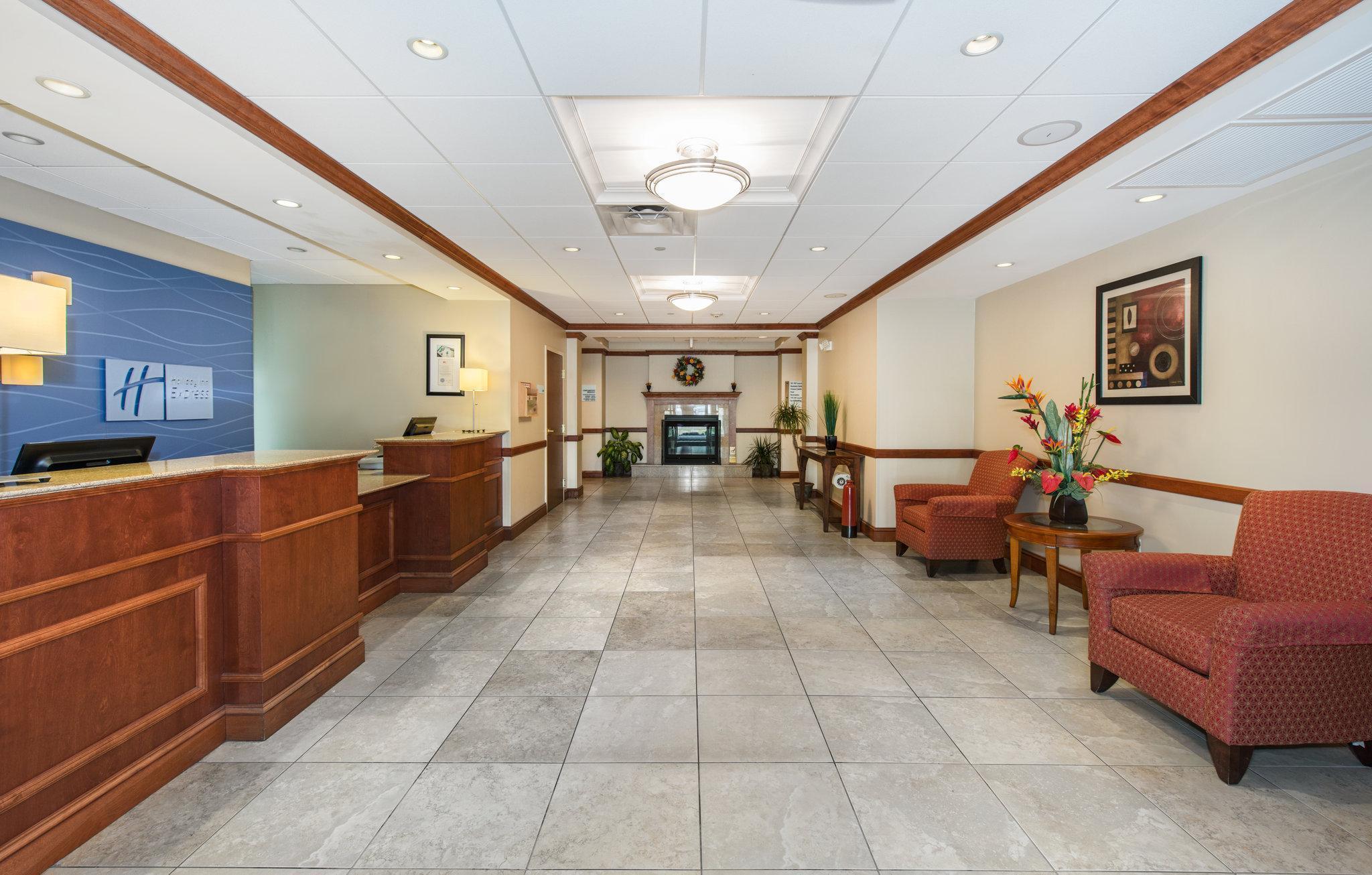 Holiday Inn Express & Suites Tilton By Ihg Luaran gambar