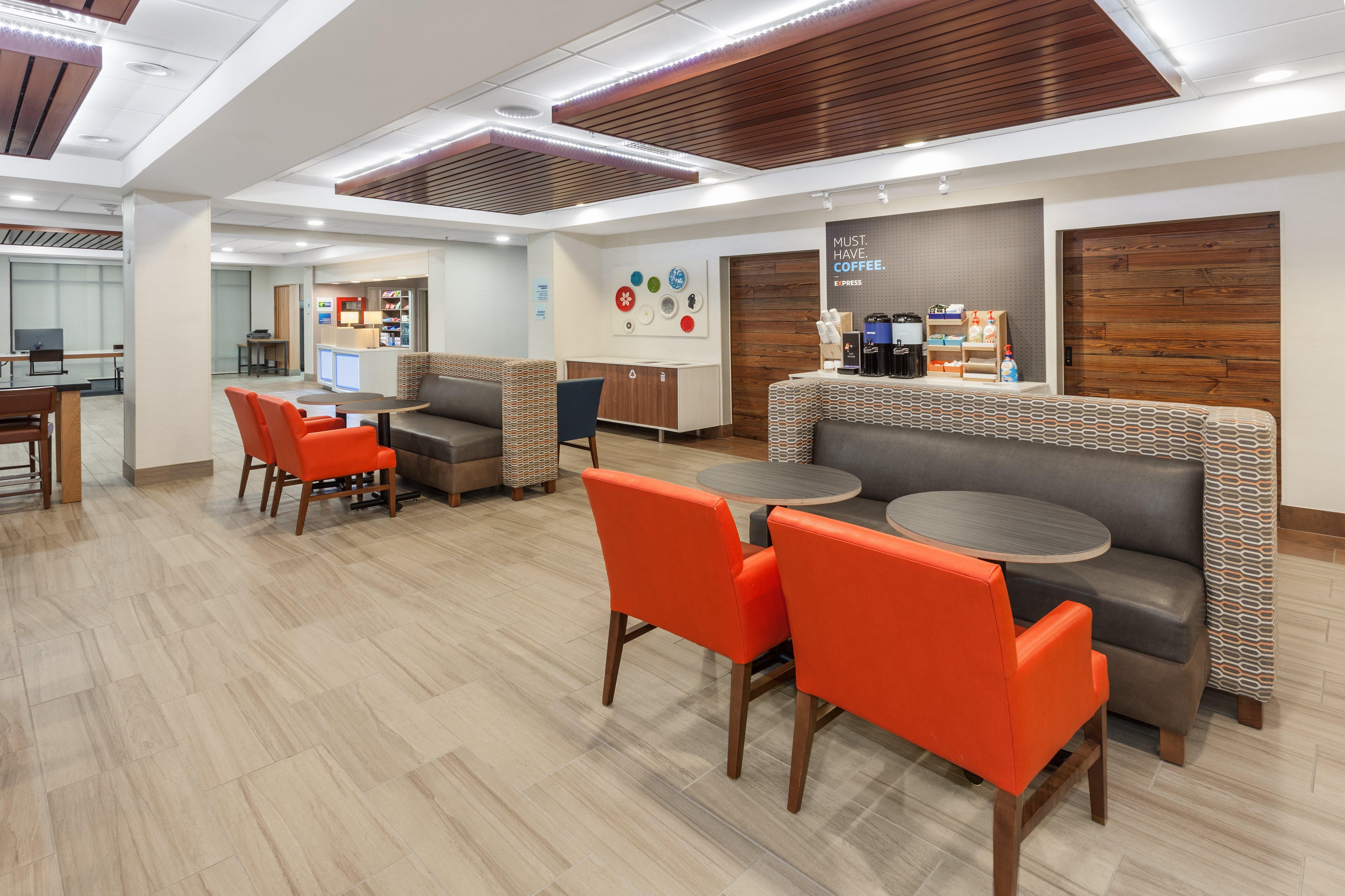 Holiday Inn Express & Suites Tilton By Ihg Luaran gambar