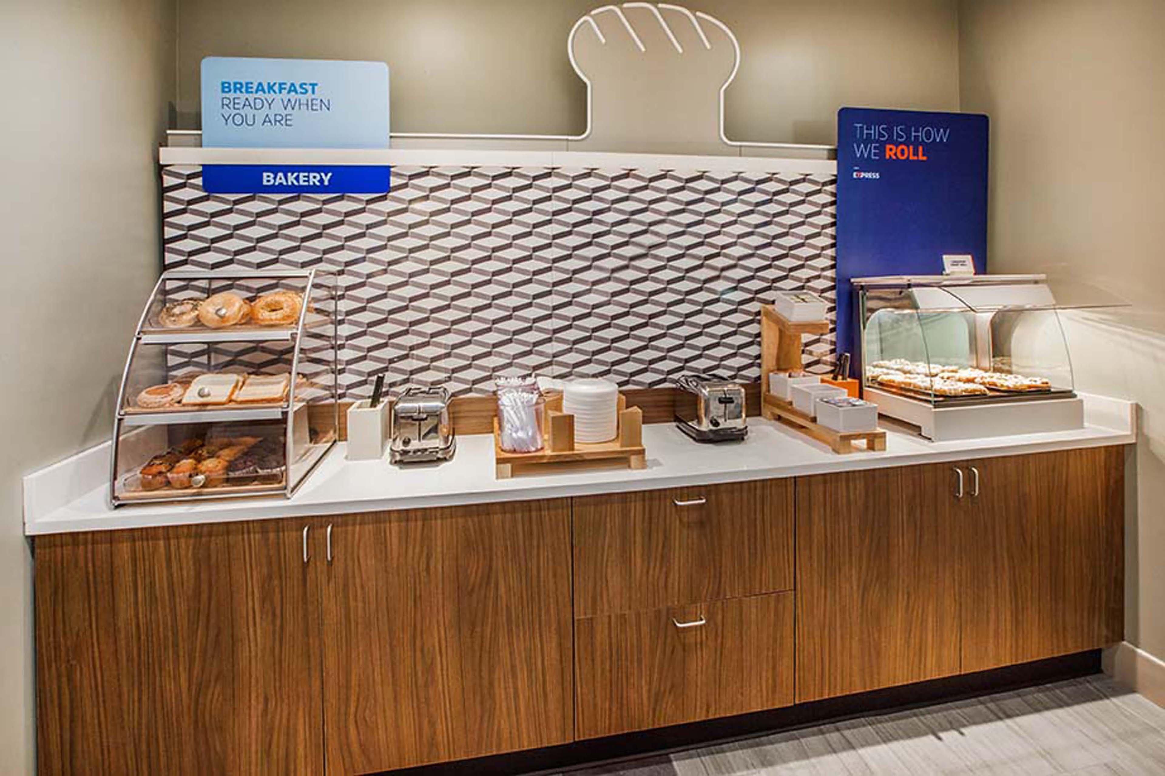 Holiday Inn Express & Suites Tilton By Ihg Luaran gambar