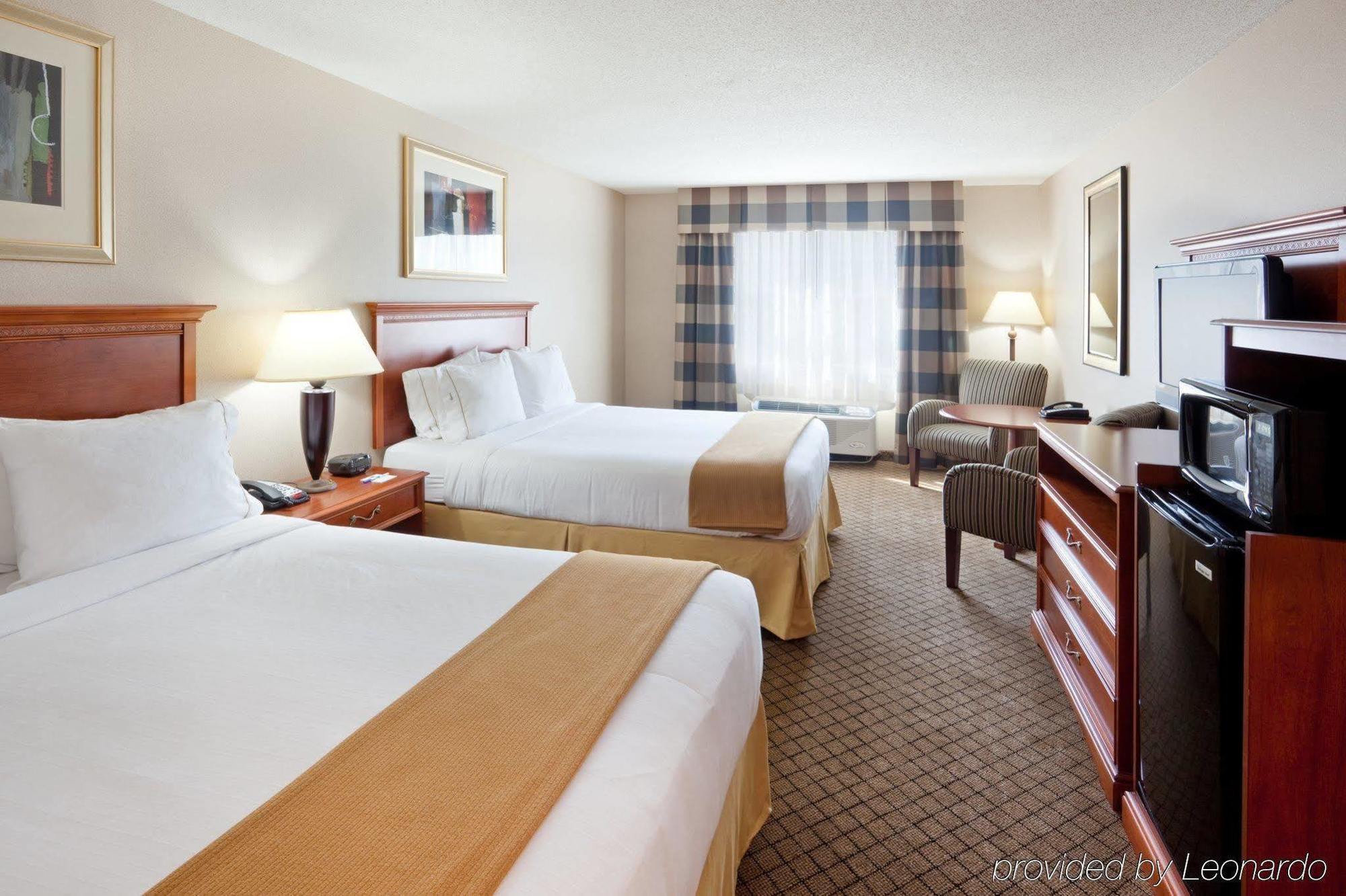 Holiday Inn Express & Suites Tilton By Ihg Luaran gambar
